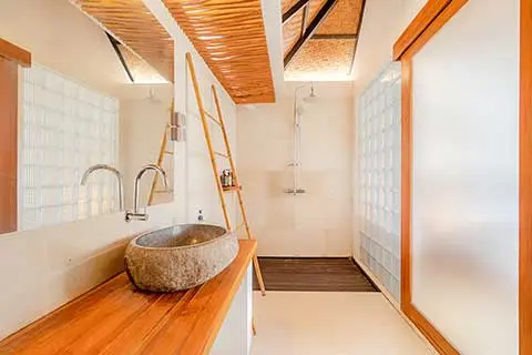 Some description for th